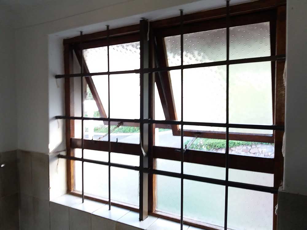 Classic Cottage Pane Guards: Traditional Safety Measures