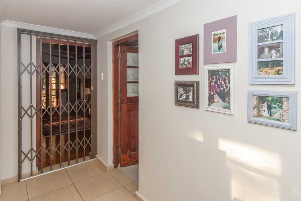 Custom Entryway Security: Deter Burglars Instantly