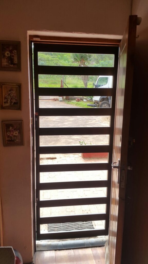 Hinged Security Gates: Classic Swing Door Protection Now