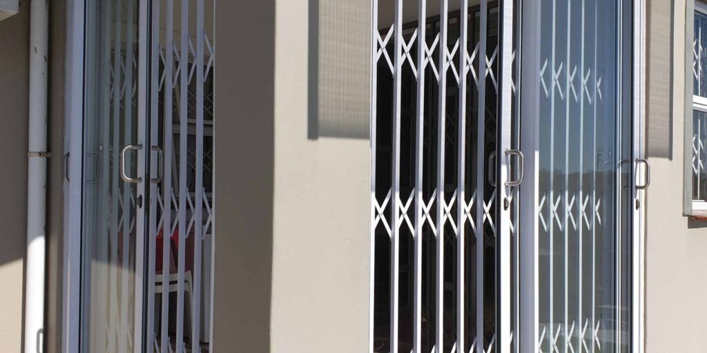 Retractable Window Security: Do Trellis Fixtures Work?